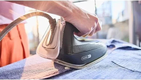 Утюг с парогенератором Braun 12830040-IS3257BK