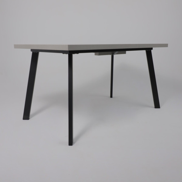 Обеденный стол Listvig Hagen 140 раздвижной 140-180x85