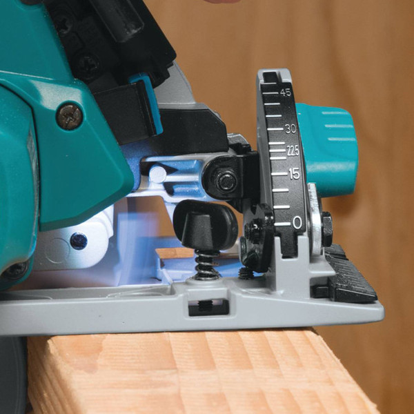 Дисковая пила Makita DHS680RTJ