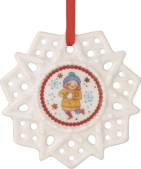 Елочная игрушка Hutschenreuther Christmas Games Девочка в шапке со снежком / 02248-727505-27618 - фото