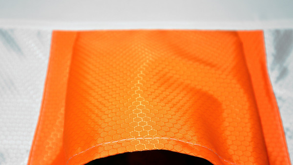 Палатка Пингвин Shelters Призма Премиум Strong 1-слойная 225x215 Композит (белый/оранжевый)