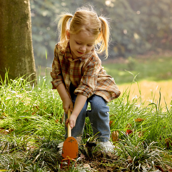 Тяпка для песочницы Hape Садовод / E5590_HP