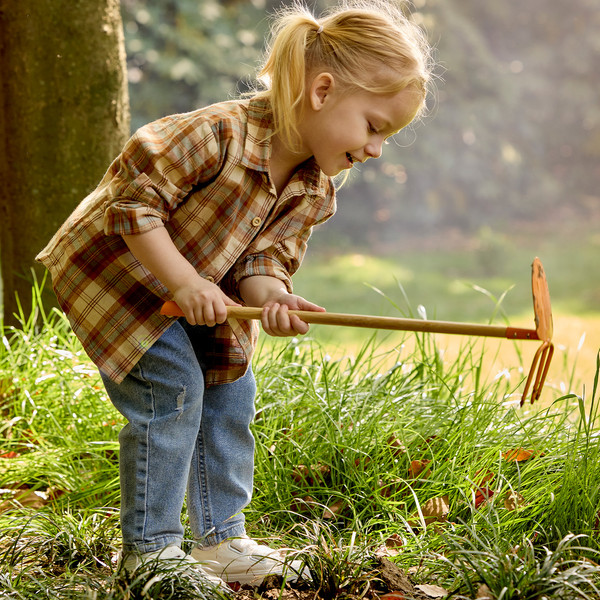 Тяпка для песочницы Hape Садовод / E5590_HP