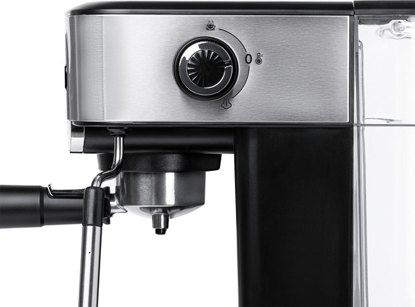 Кофеварка эспрессо BBK BCM1500 (черный/нержавеющая сталь)