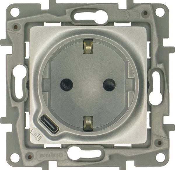 Розетка Legrand Etika / 672488 - фото