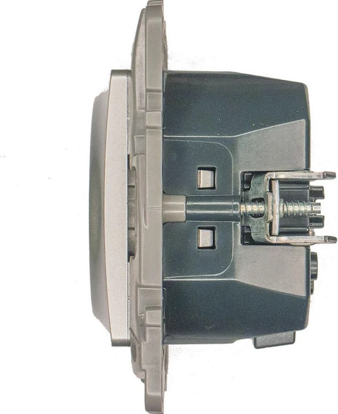 Розетка Legrand Etika / 672488