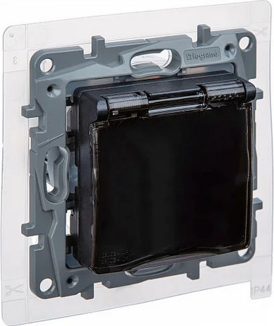 Розетка Legrand Etika / 672626