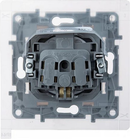 Розетка Legrand Etika / 672626