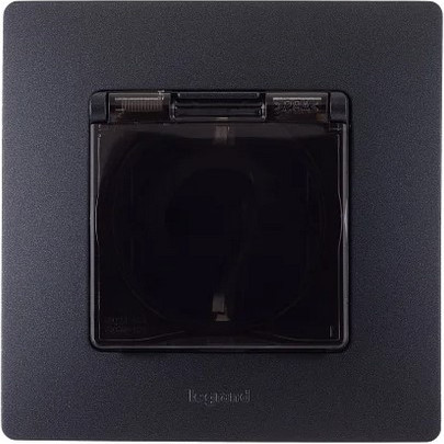 Розетка Legrand Etika / 672626