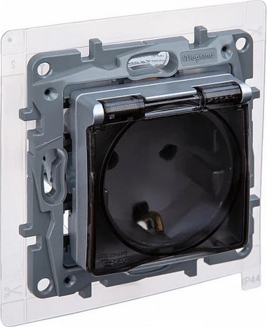 Розетка Legrand Etika 672426