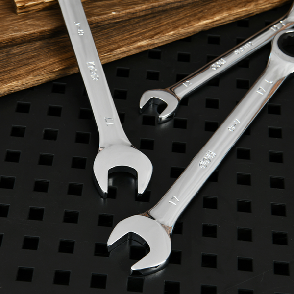 Гаечный ключ Deli EDL34132