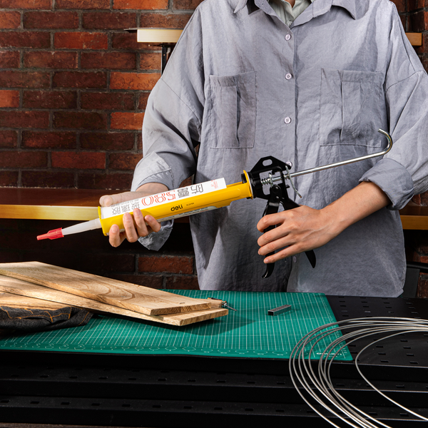 Пистолет для герметика Deli EDL2370A