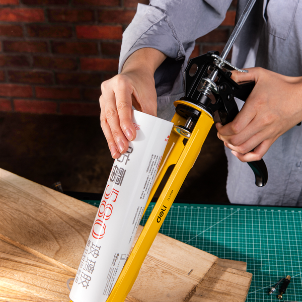 Пистолет для герметика Deli EDL2370A