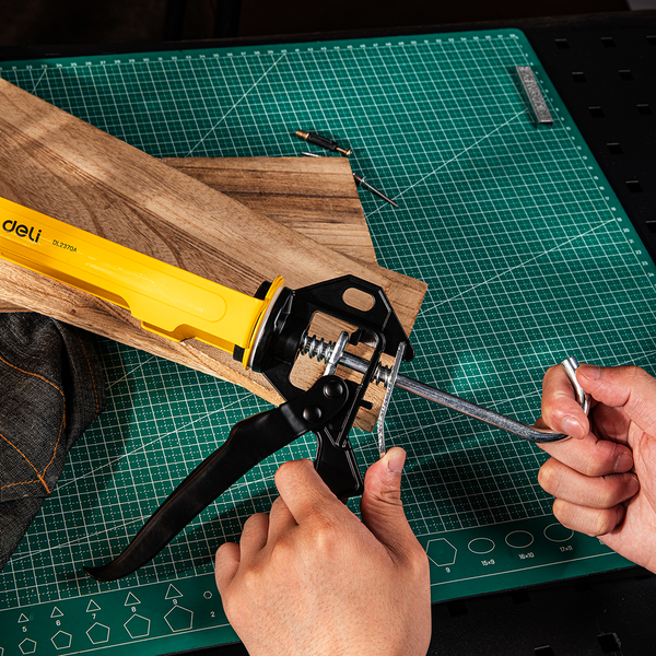 Пистолет для герметика Deli EDL2370A