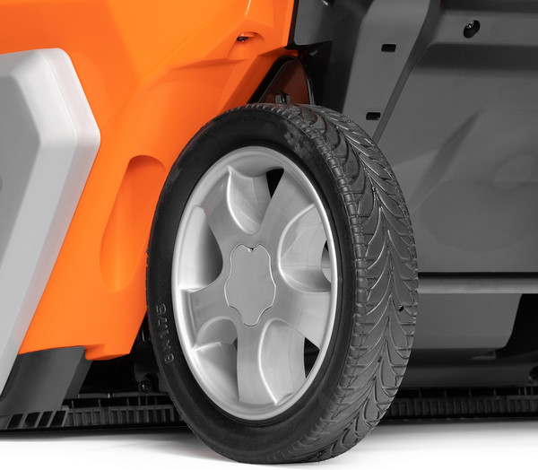 Снегоуборщик аккумуляторный Daewoo DAST 6042Li SET