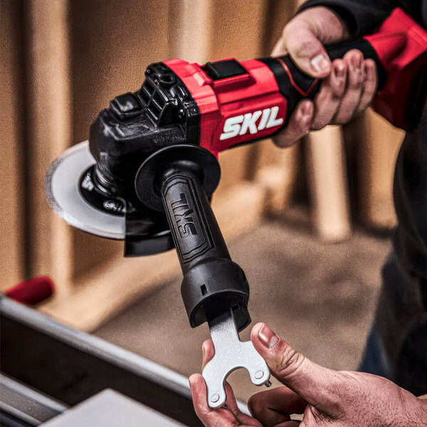 Угловая шлифовальная машина Skil AG2990 / AG2990SE01