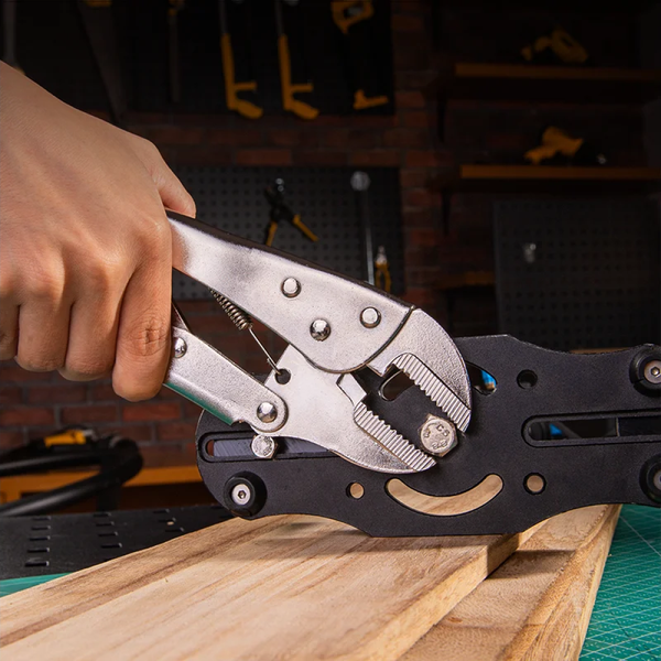 Гейферный зажим Deli EDL109010