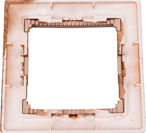 Рамка для выключателей и розеток Legrand Valena 694362