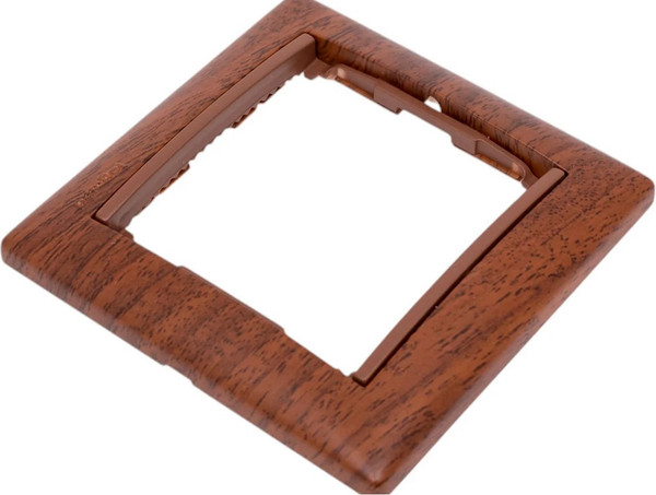 Рамка для выключателей и розеток Legrand Valena 694362