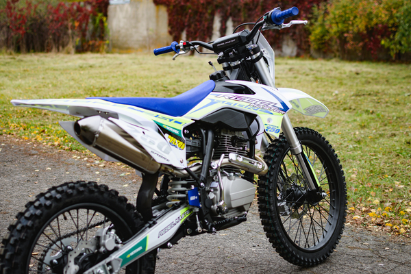 Мотоцикл AVM Sabre 250