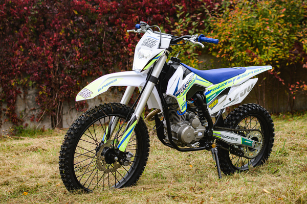 Мотоцикл AVM Sabre 250