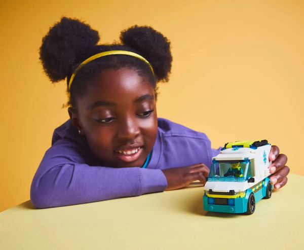 Конструктор Lego City Скорая помощь 60451