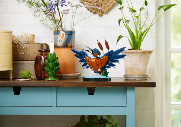 Конструктор Lego Icons Зимородок / 10331