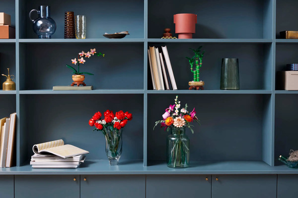 Конструктор Lego Icons Букет розовых цветов / 10342