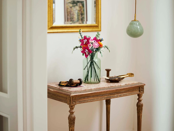 Конструктор Lego Icons Букет розовых цветов / 10342