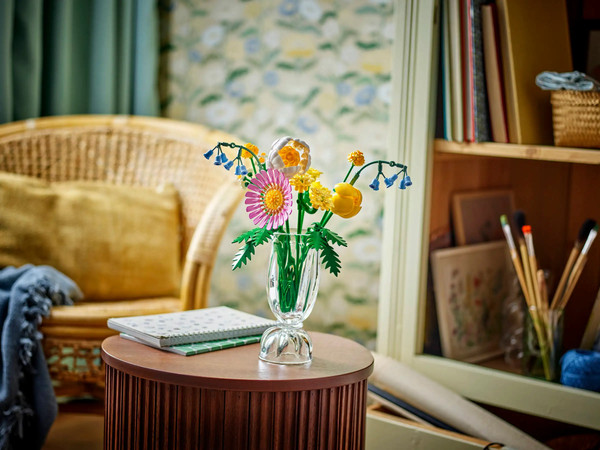 Конструктор Lego Icons Маленький солнечный букет / 10347