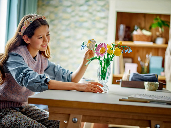 Конструктор Lego Icons Маленький солнечный букет / 10347