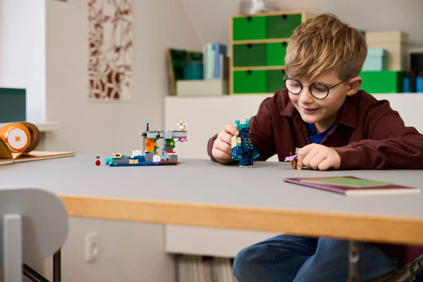 Конструктор Lego Minecraft Встреча с надзирателем / 21274