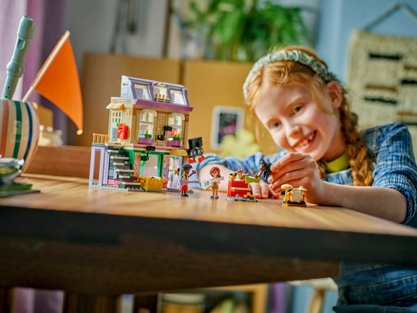 Конструктор Lego Friends Музыкальный магазин и квартира / 42653
