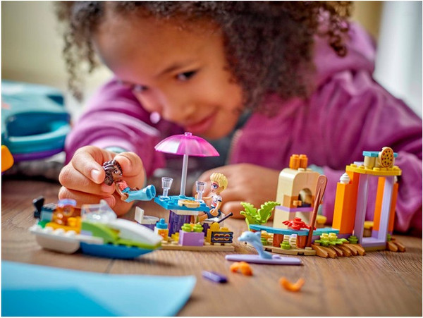 Конструктор Lego Friends Креативный пляжный чемодан / 42672