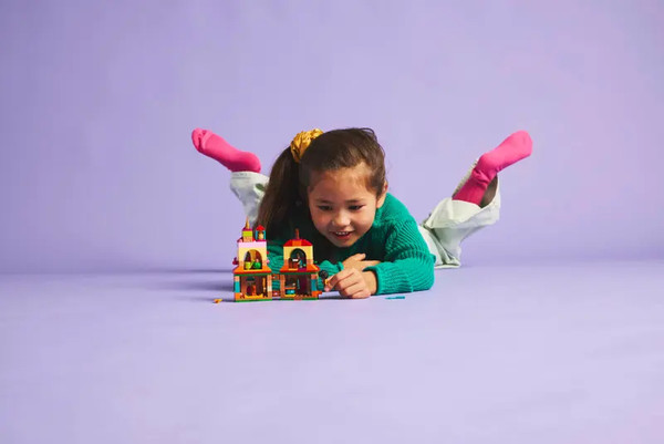 Конструктор Lego Disney Мини-домик Энканто / 43261