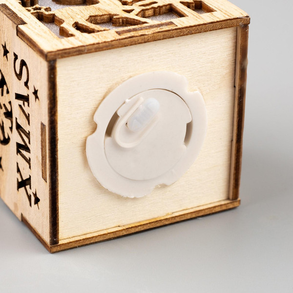 Елочная игрушка Luazon Lighting Домик с Дедом Морозом / 6117280