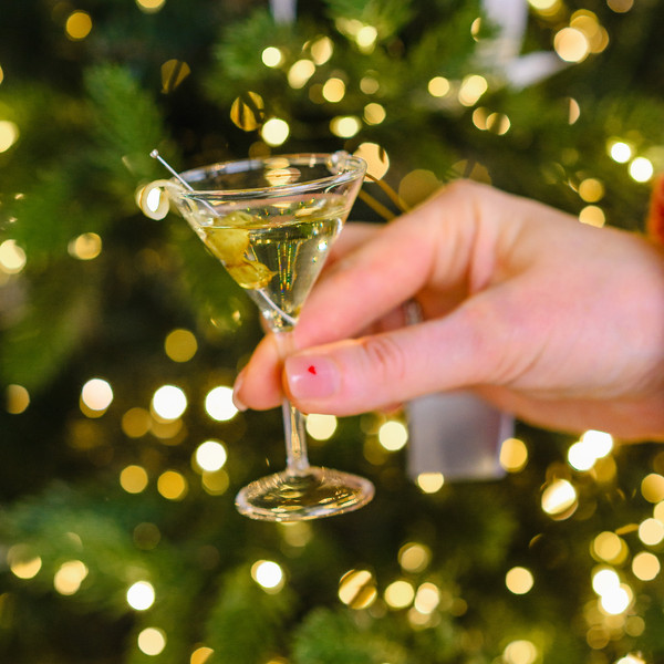 Елочная игрушка Gisela Graham Jolly Christmas Бокал грязного мартини / 01236