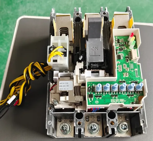 Выключатель автоматический SHCET 57-35 3Р 125А 50kA / S0000570