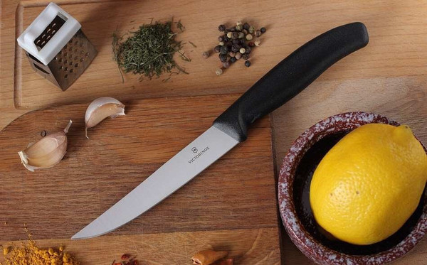 Нож Victorinox Swiss Classic 6.7903