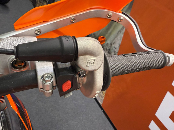 Мотоцикл Nine Fox Outlaw YB300H