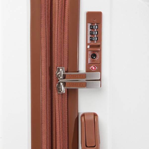 Чемодан на колесах Fabretti EN1010-24-1