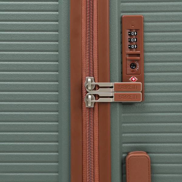 Чемодан на колесах Fabretti EN1060-28-11