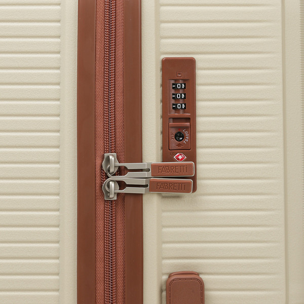 Чемодан на колесах Fabretti EN1060-28-13