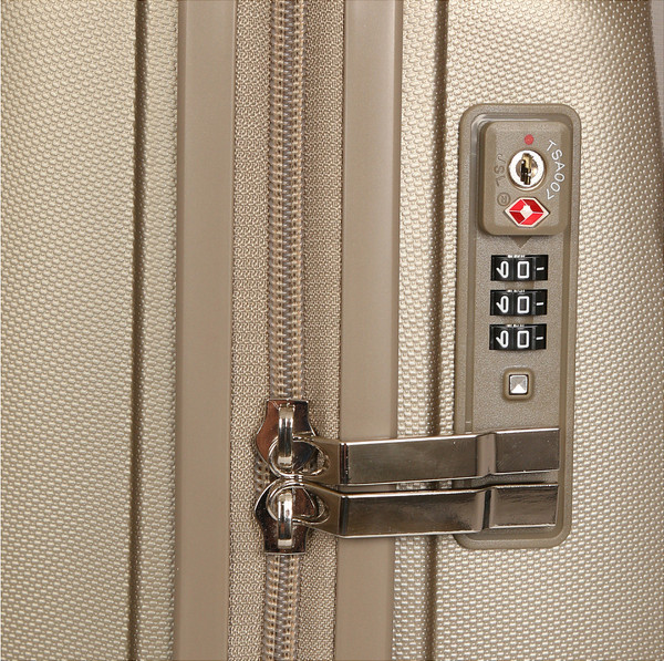 Чемодан на колесах Fabretti EN7520-24-13