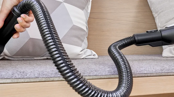 Вертикальный пылесос Bosch BCS711PET