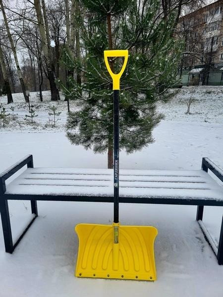 Лопата для уборки снега Инструм-Агро SnowПингвин 100611