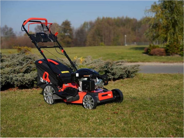 Газонокосилка бензиновая Yato YT-85532