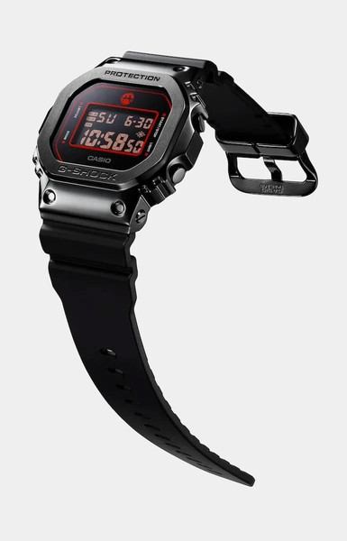 Часы наручные мужские Casio GM-5600RH-1E