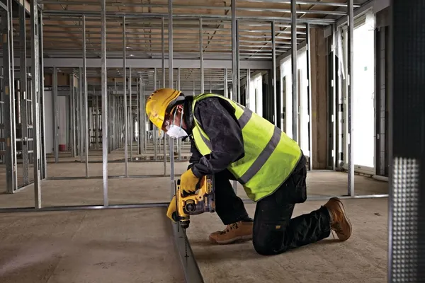 Профессиональный перфоратор DeWalt DCH253M2