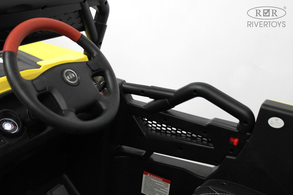 Детский автомобиль RiverToys C111CC